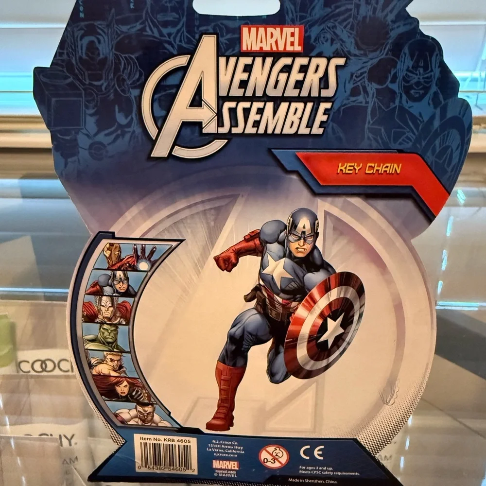 Marvel Captain America Red and White Shield Keychain